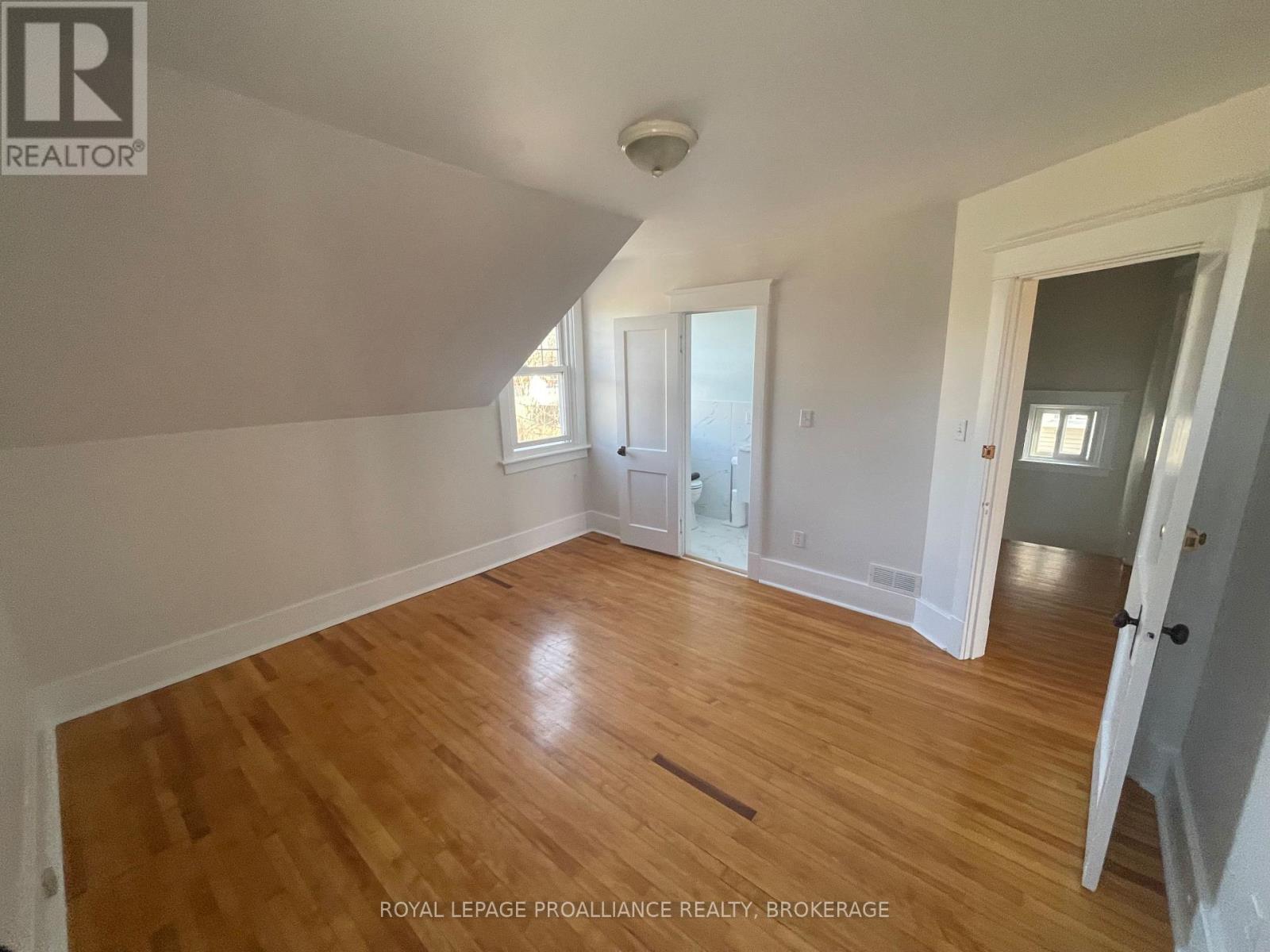 260 COLLINGWOOD STREET - 19
