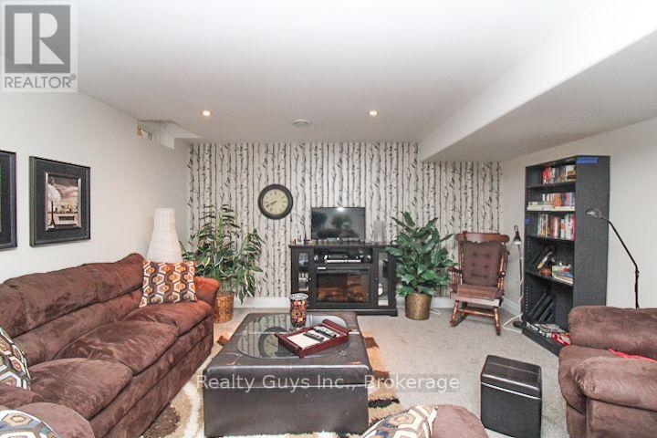 1235 HAGGIS DRIVE - 35