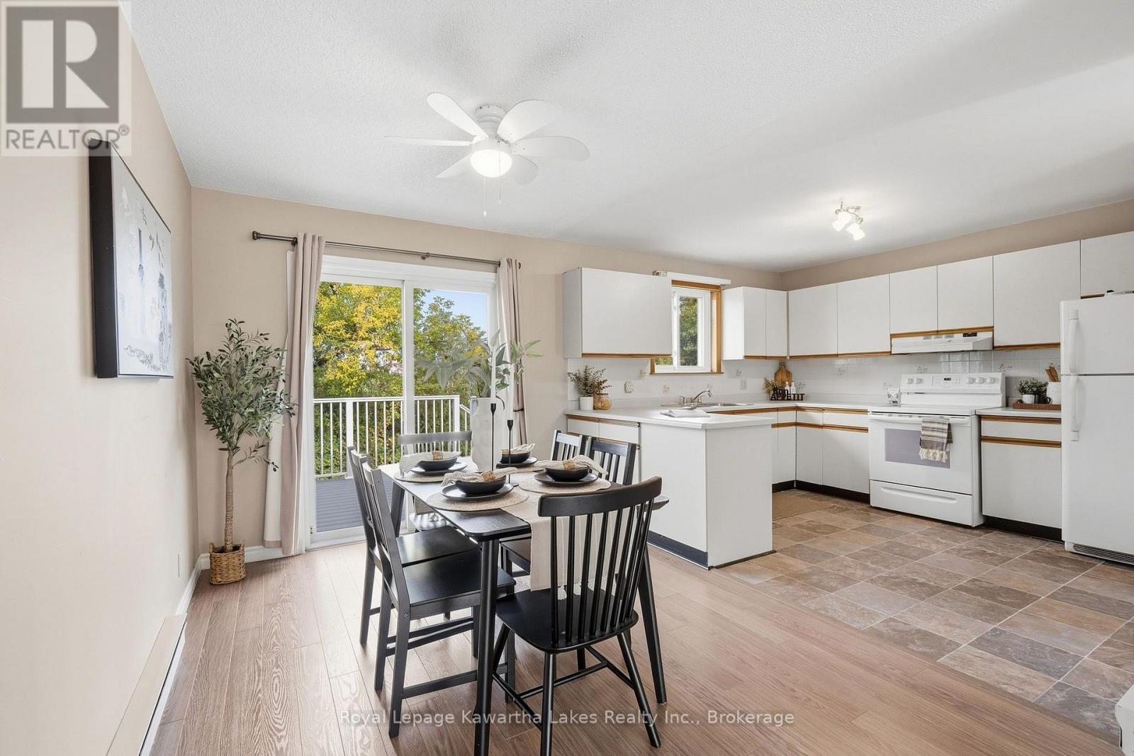 #27 115 MARY STREET W - 10