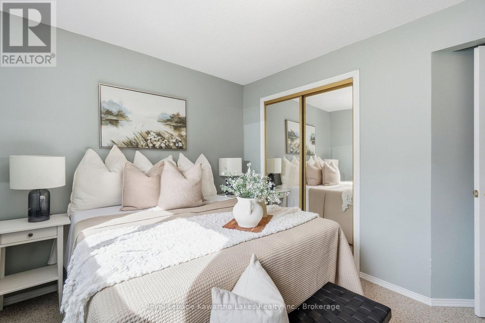 #27 115 MARY STREET W - 16