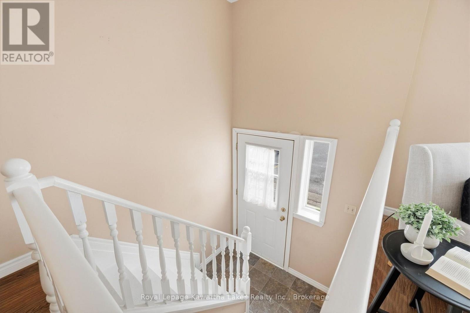 #27 115 Mary Street West, Kawartha Lakes (Lindsay), Ontario, K9V2N7, Kawartha Lakes (Lindsay), Ontario — photo 3 of 5