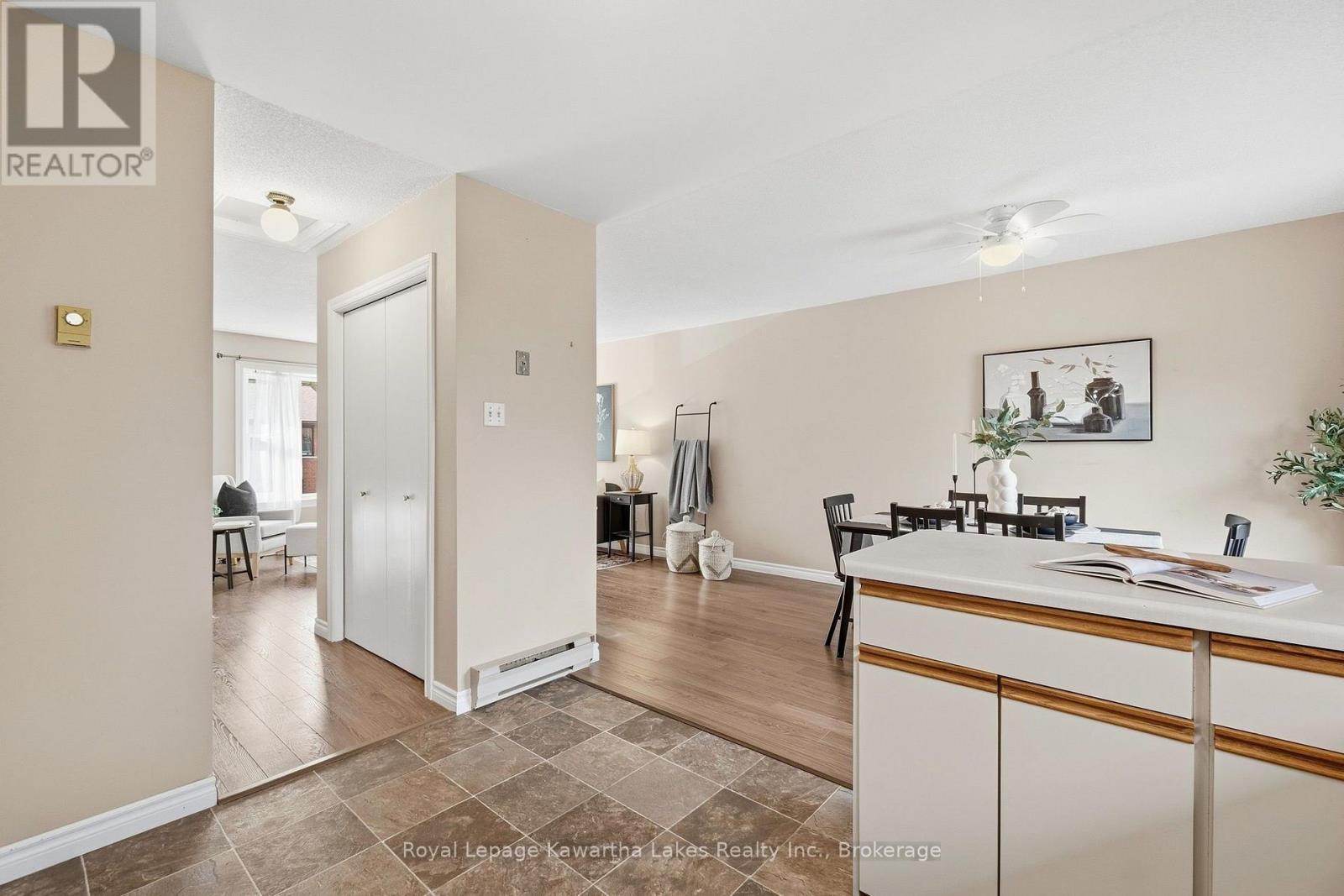 #27 115 MARY STREET W - 9