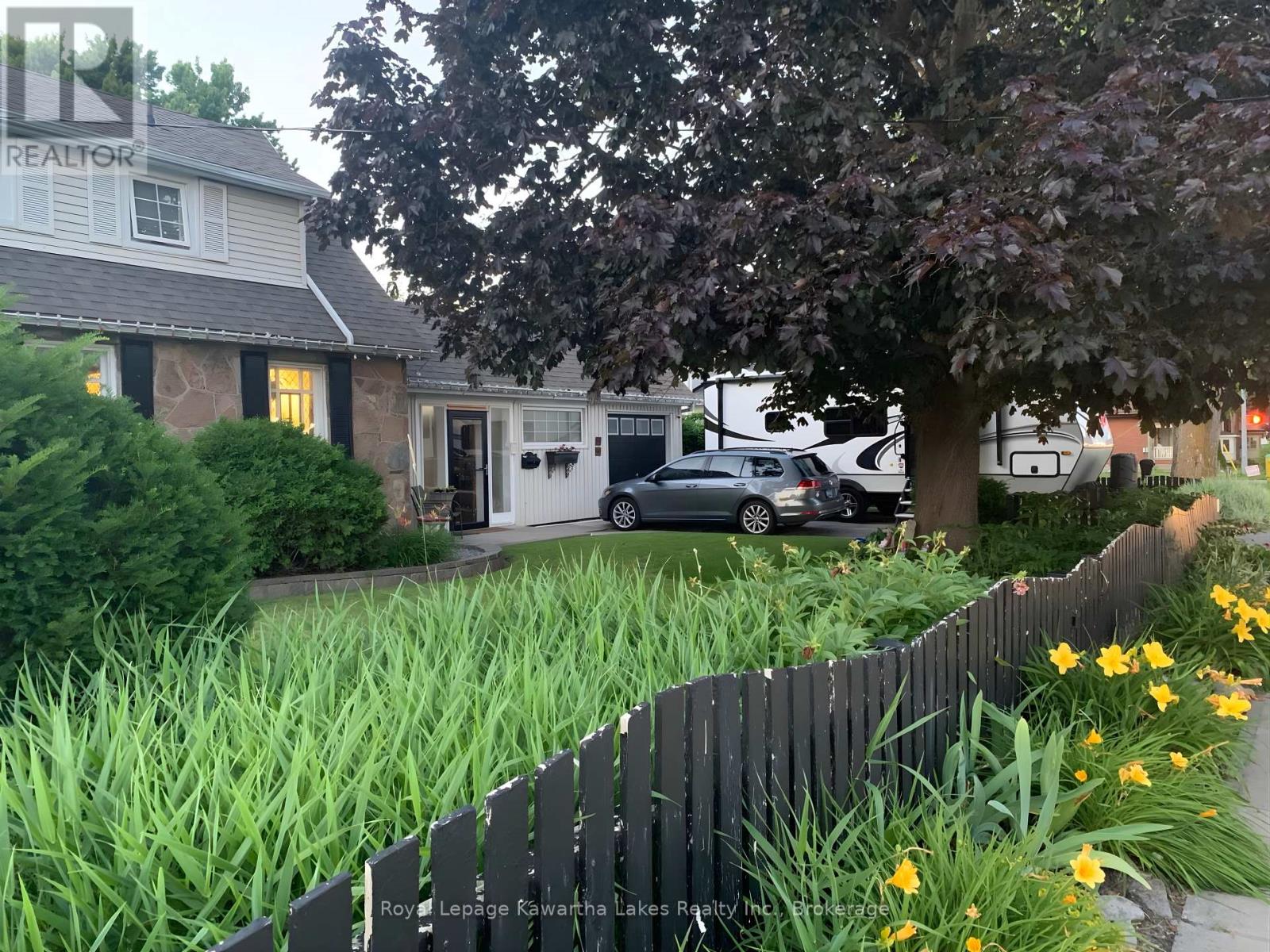 114 COLBORNE STREET W - 50