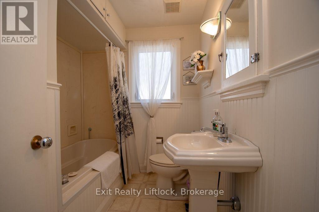 445 Arndon Avenue, Peterborough, ON photo 18