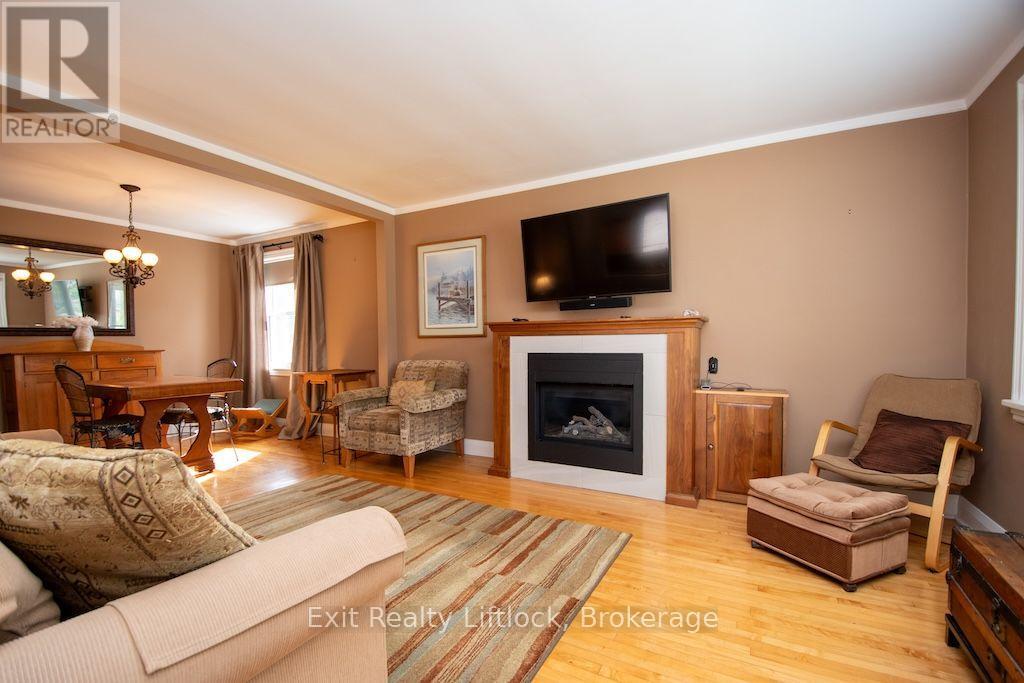 445 Arndon Avenue, Peterborough (Otonabee Ward 1), Ontario, K9J4A7, Peterborough (Otonabee Ward 1), Ontario — photo 5 of 5
