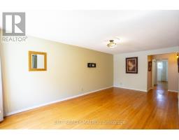 2064 St Laurent Boulevard, Ottawa, ON K1G1A9 Photo 18