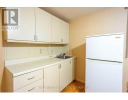 2064 St Laurent Boulevard, Ottawa, ON K1G1A9 Photo 38