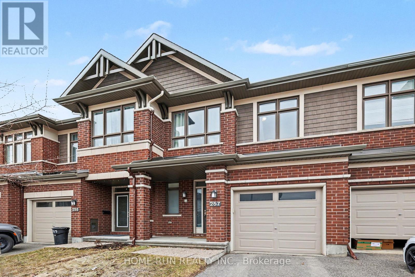 257 DOLCE CRESCENT - 2