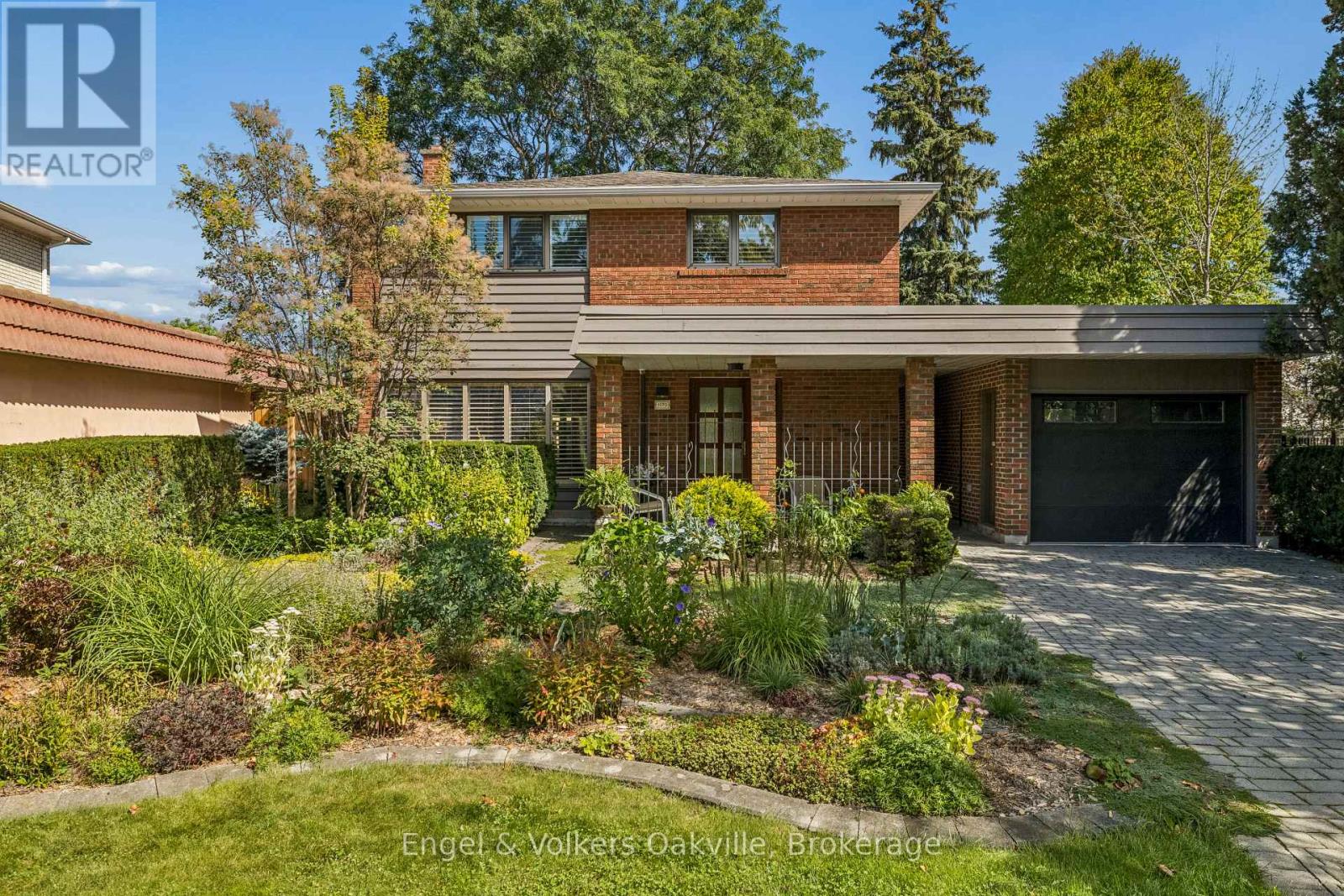 1170 CONYERS CRESCENT - 2