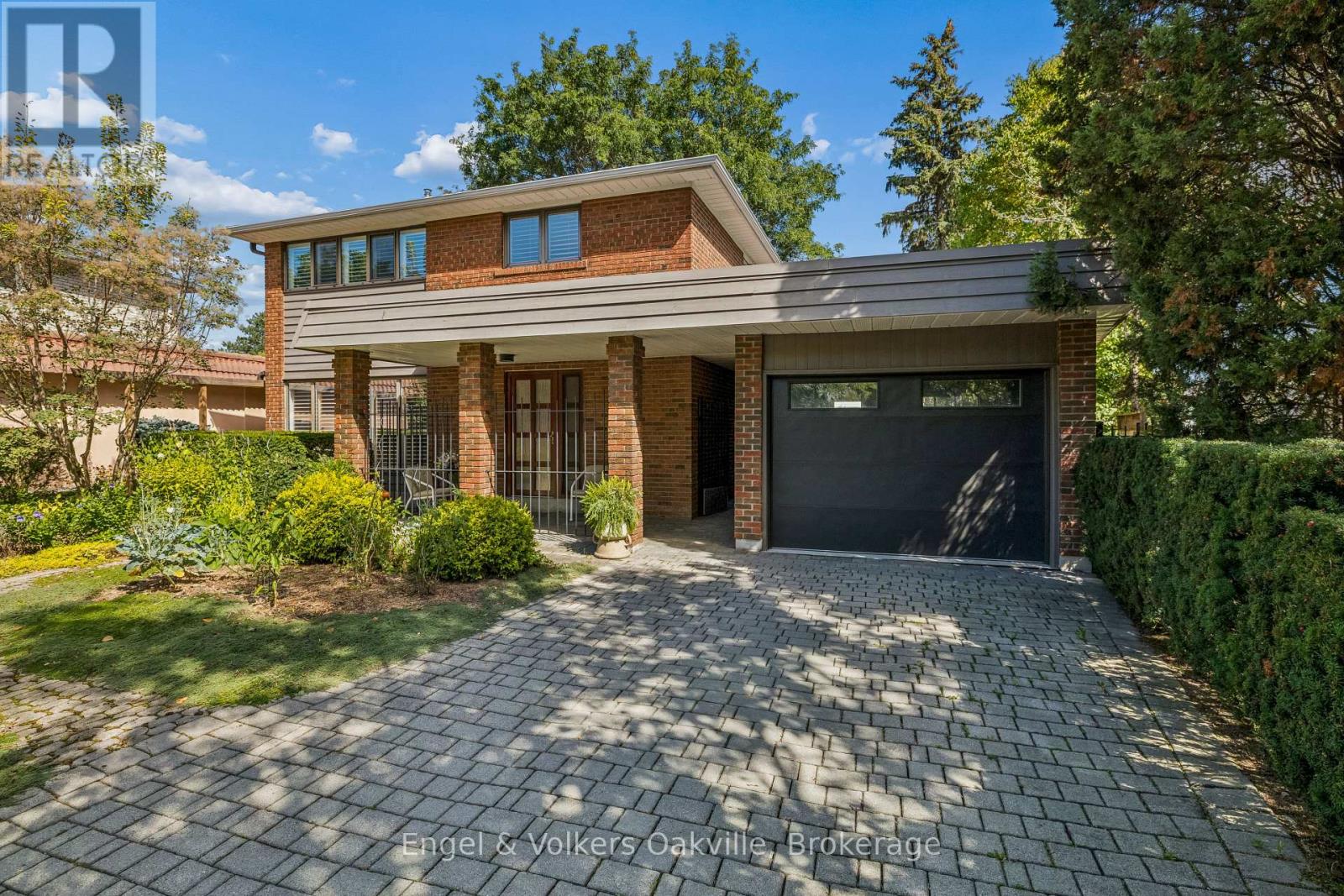 1170 CONYERS CRESCENT - 3