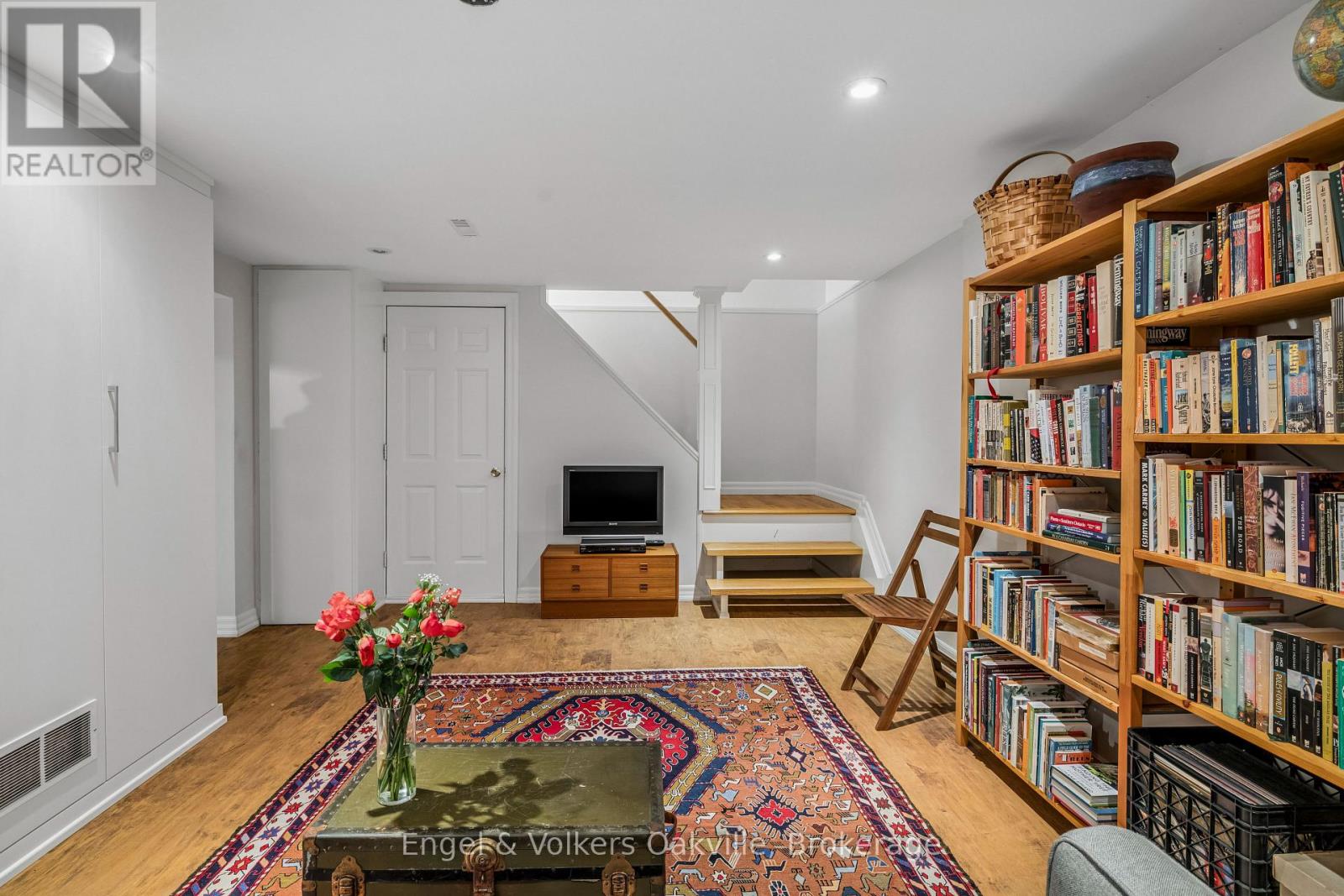 1170 CONYERS CRESCENT - 36