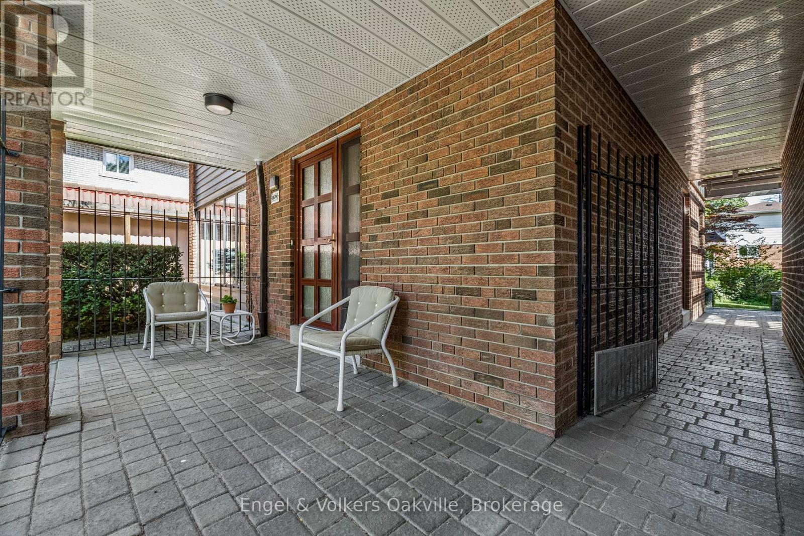 1170 CONYERS CRESCENT - 4