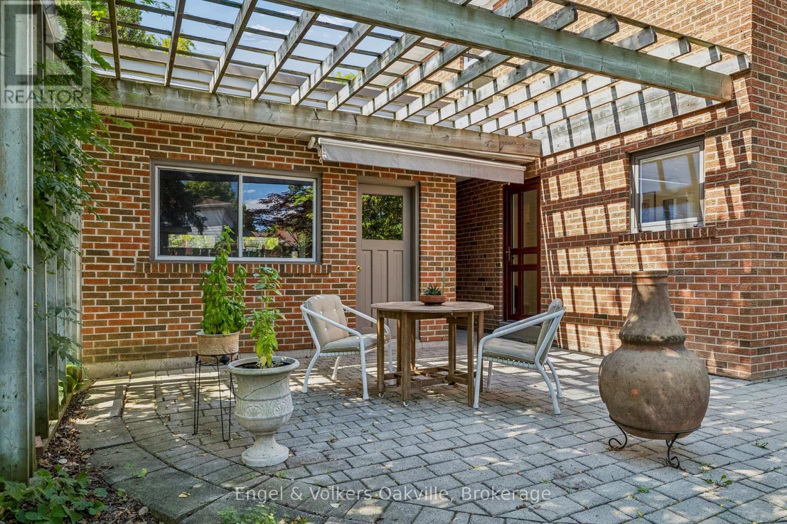 1170 CONYERS CRESCENT - 46
