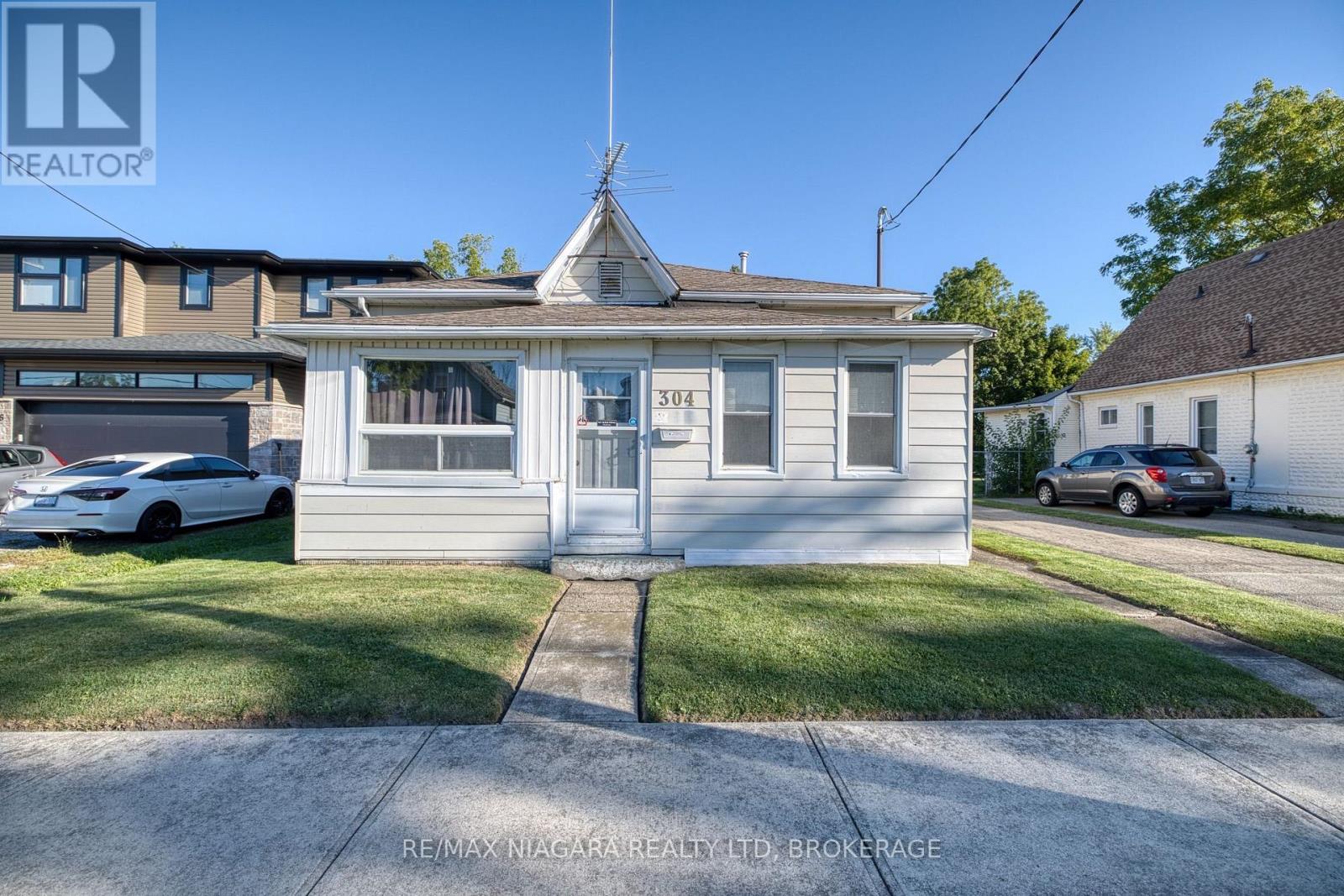 304 JARVIS STREET, Fort Erie (Central) — photo 2