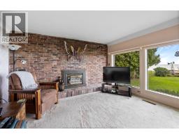 Living room/Fireplace - 13122 Riverside Drive East, Tecumseh, ON N8N2M7 Photo 7
