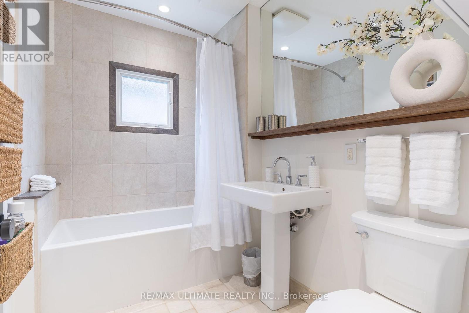 568 BALLIOL STREET - 38