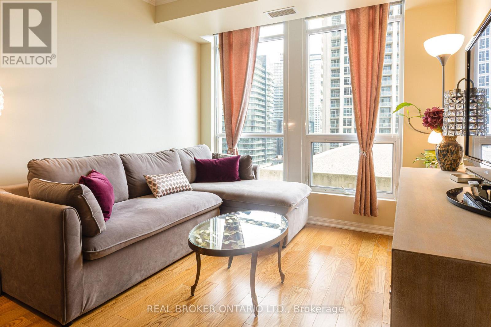 Photo of 1311 - 628 FLEET STREET