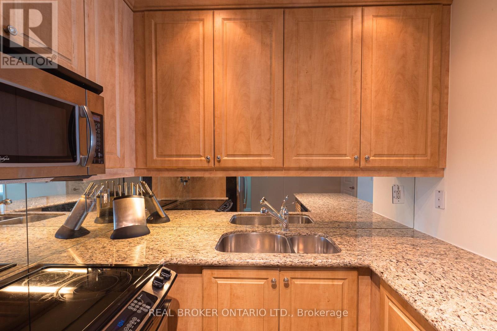 Photo of 1311 - 628 FLEET STREET