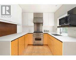 91 Maplewood Avenue, Toronto, ON M6C1J4 Photo 13