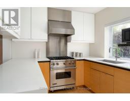 91 Maplewood Avenue, Toronto, ON M6C1J4 Photo 14
