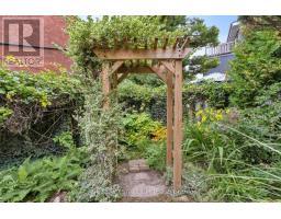 91 Maplewood Avenue, Toronto, ON M6C1J4 Photo 39