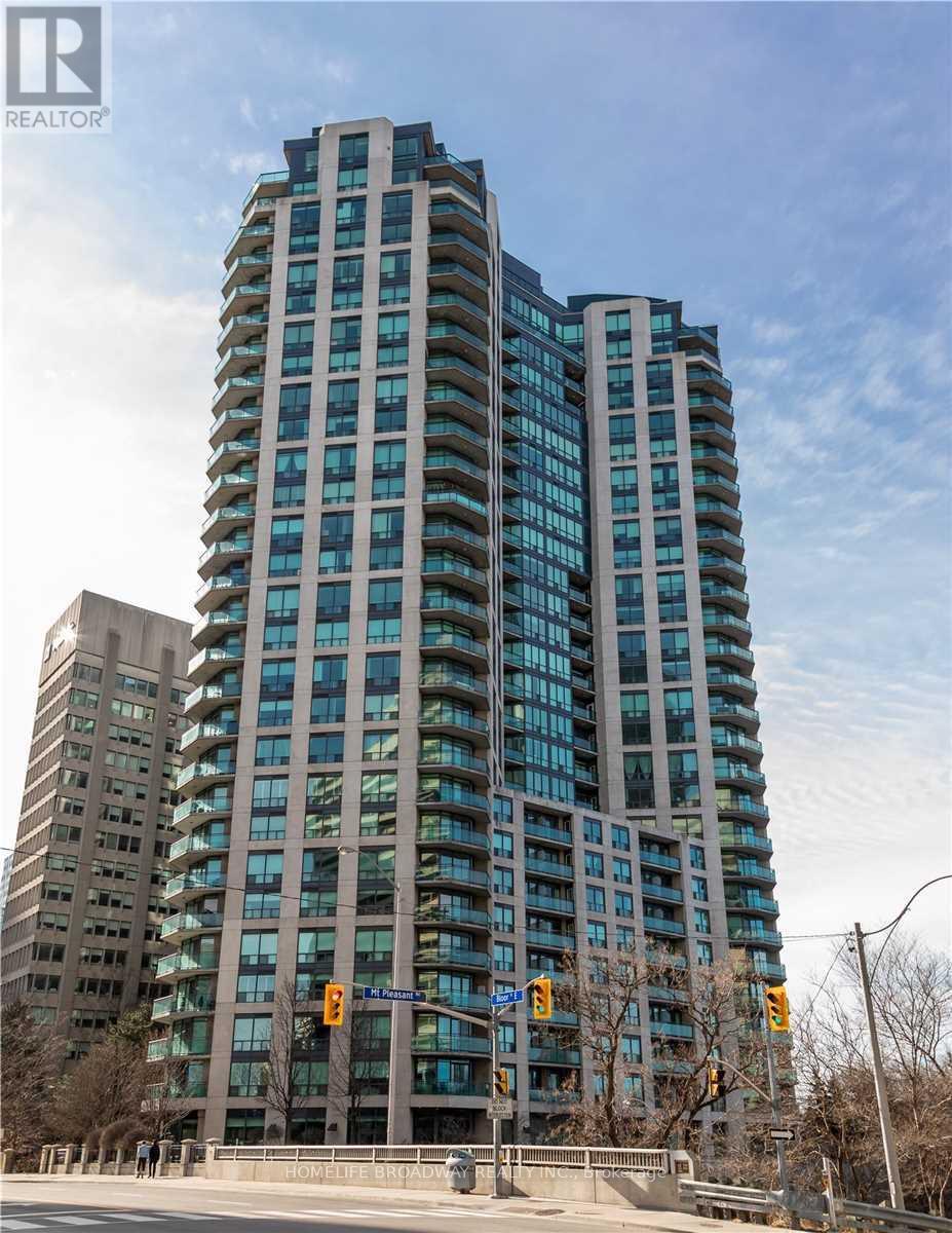 Photo of 300 Bloor Street
