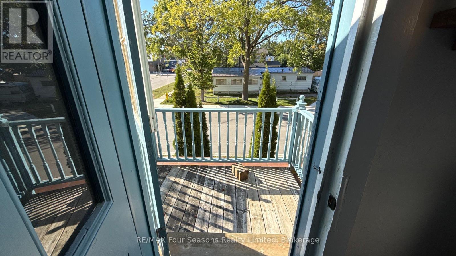 573 BRICKER STREET - 23