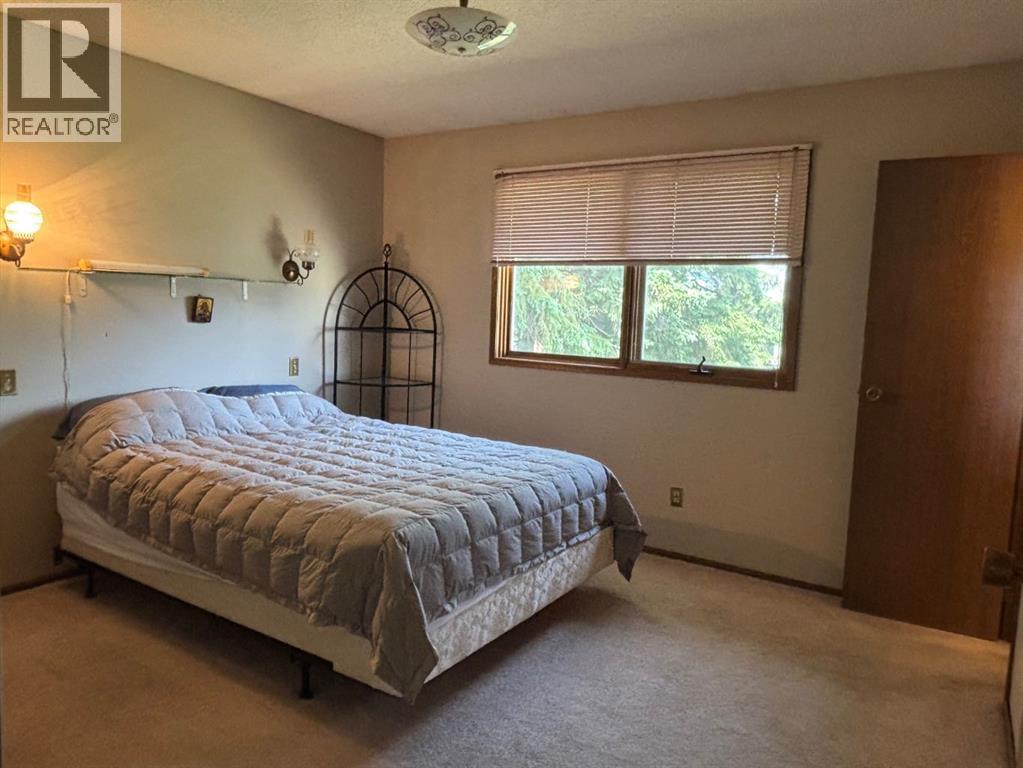 4716 55 Avenue - 6
