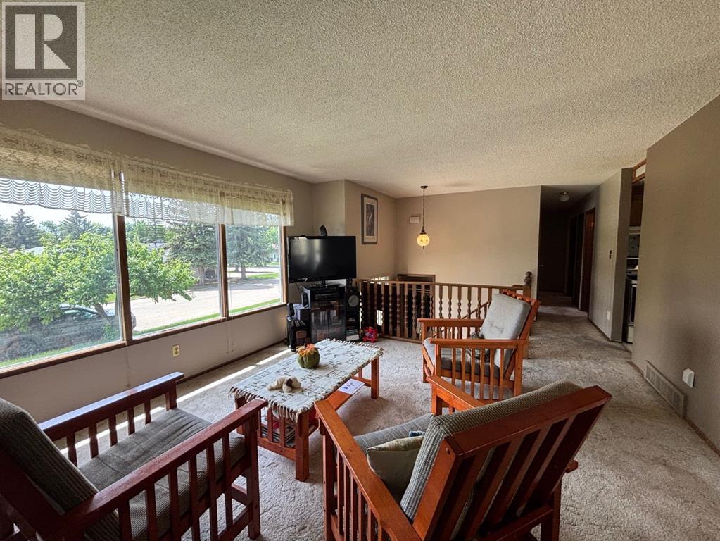 4716 55 Avenue - Image 5