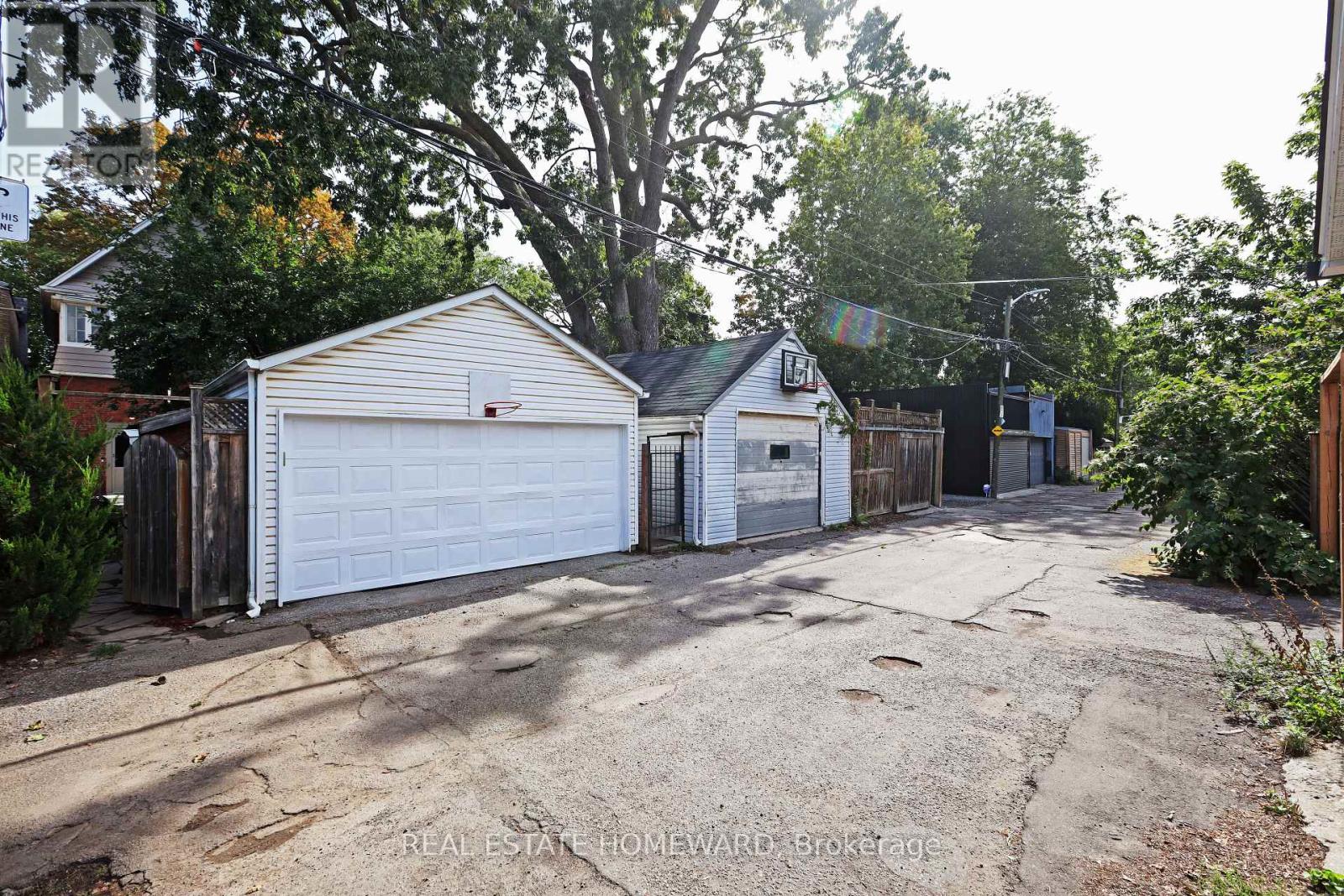 174 Heward Avenue, Toronto, ON photo 38