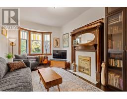 174 Heward Avenue, Toronto, ON M4M2T7 Photo 12