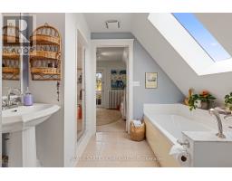 174 Heward Avenue, Toronto, ON M4M2T7 Photo 26