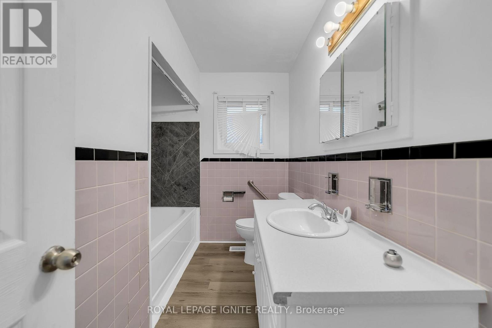 Main- 117 Cabot Street, Oshawa, ON photo 12