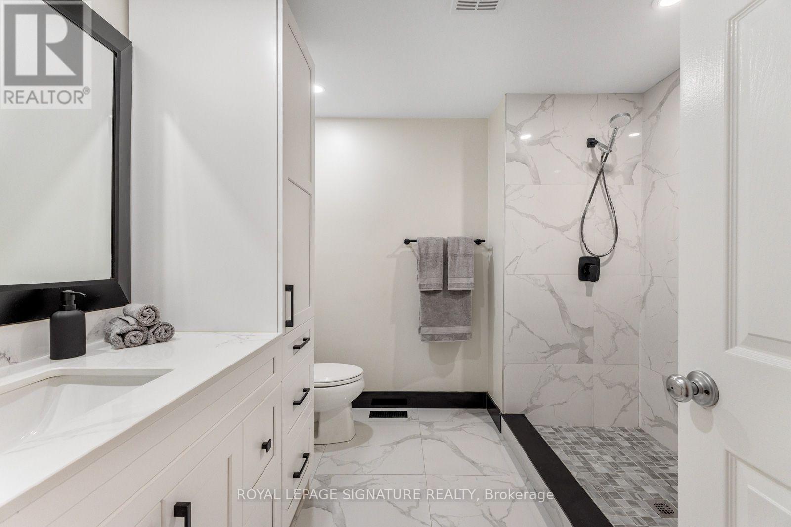 2053 BLUE RIDGE CRESCENT - Image 39