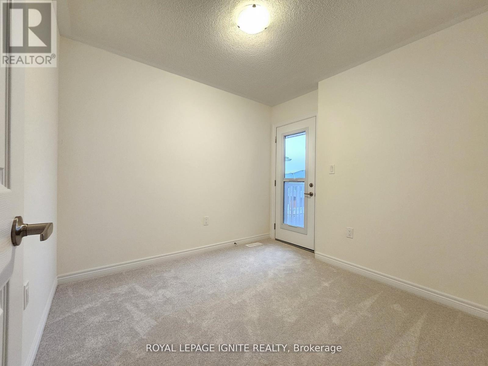 919 Crowsnest Hollow, Pickering, ON photo 14
