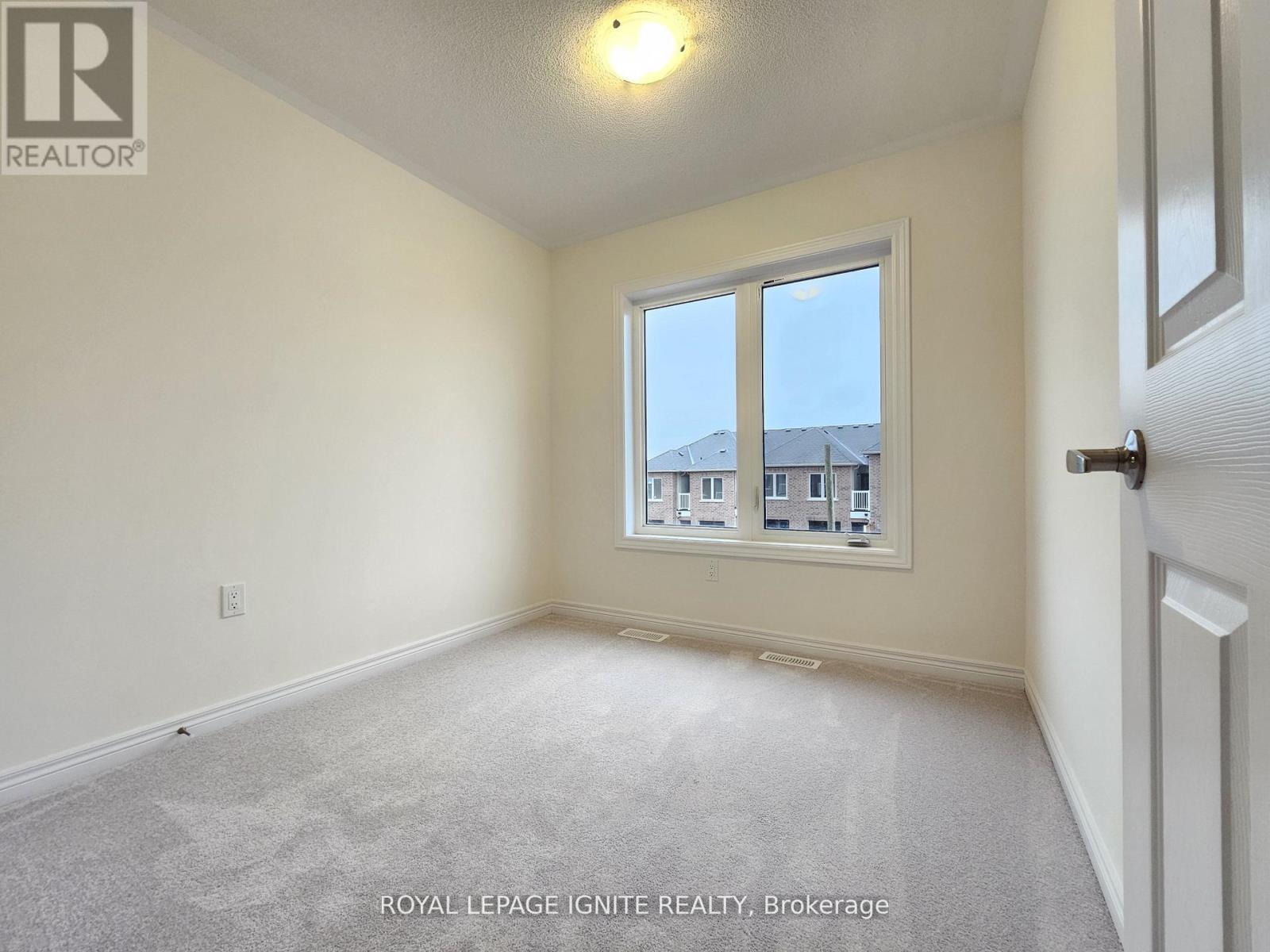 919 Crowsnest Hollow, Pickering, ON photo 15