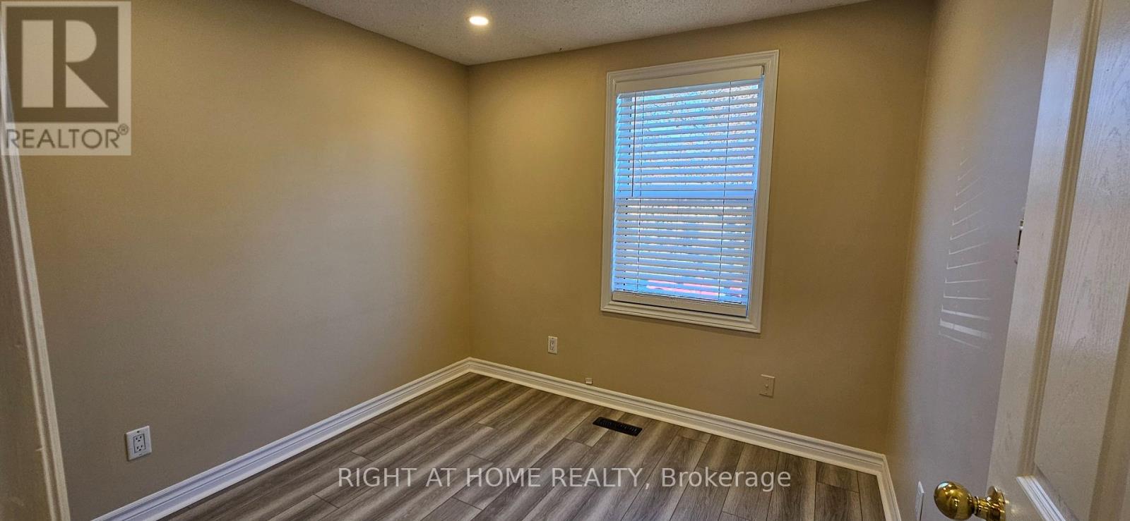 1365 Mary Street, Oshawa, ON photo 11