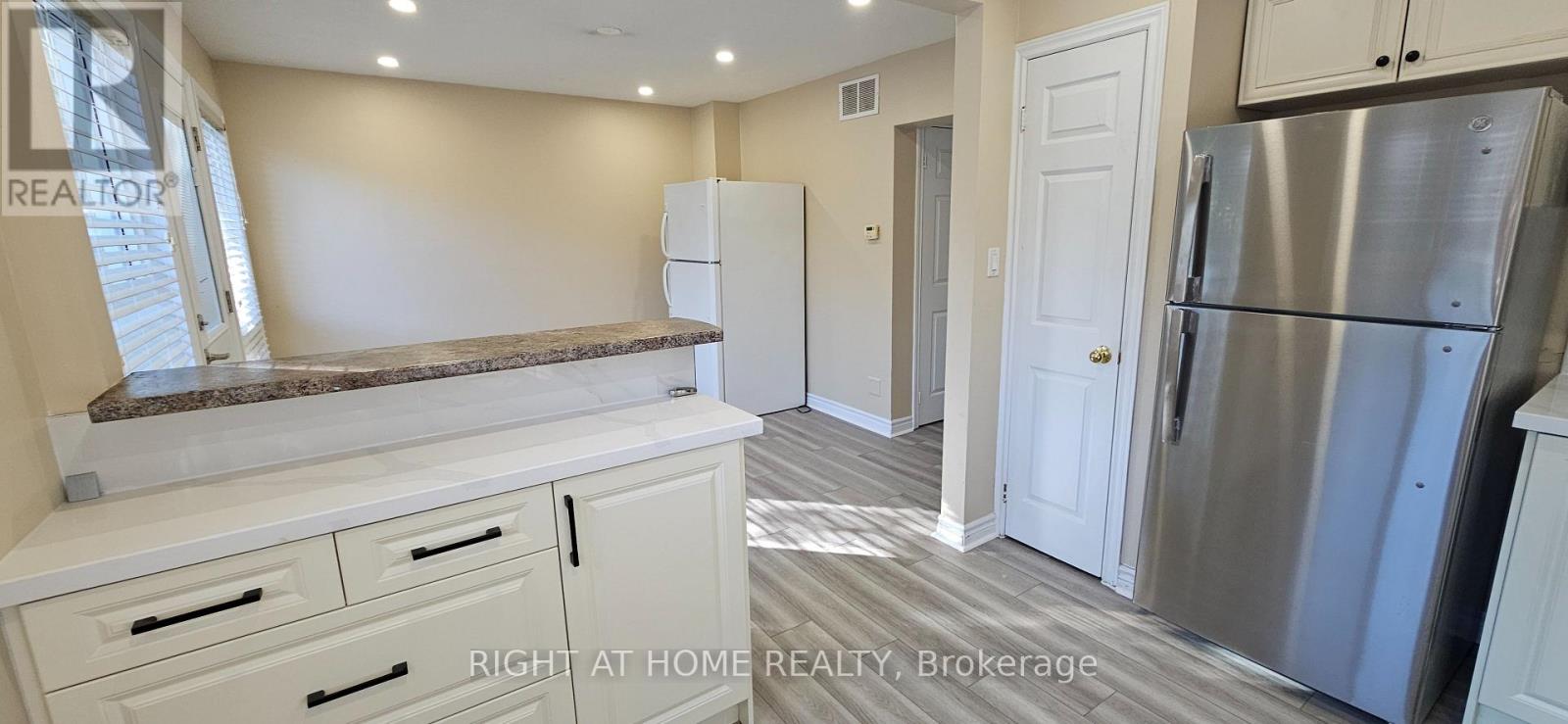 1365 Mary Street, Oshawa, ON photo 3