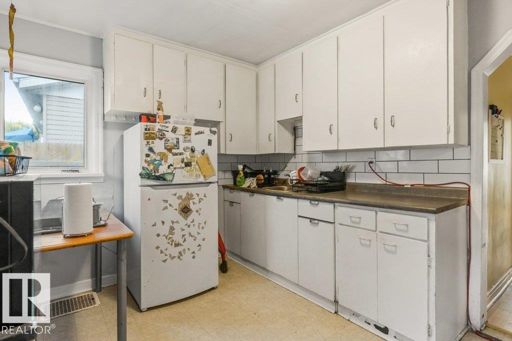 12029 62 ST NW - 18