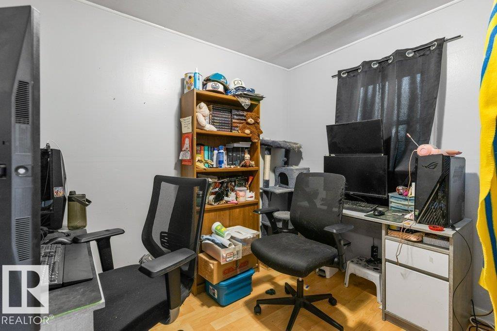 12029 62 ST NW - 19