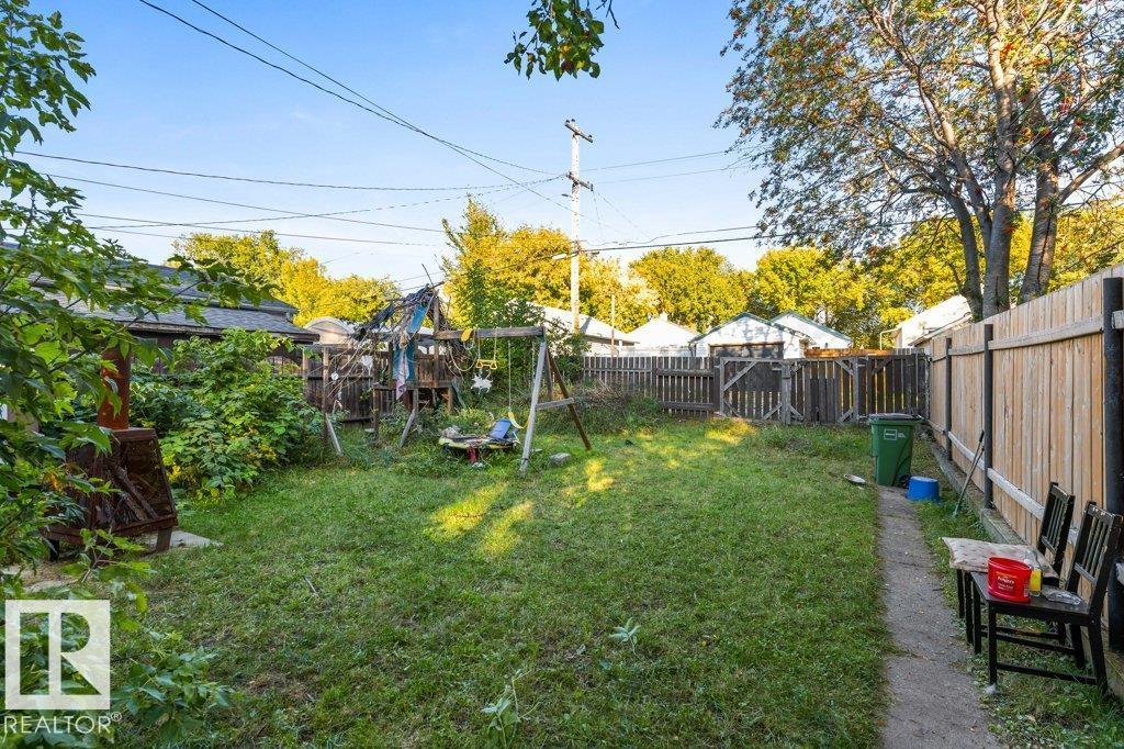 12029 62 ST NW - 23
