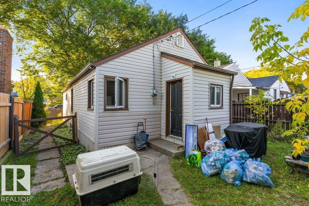 12029 62 ST NW - 26