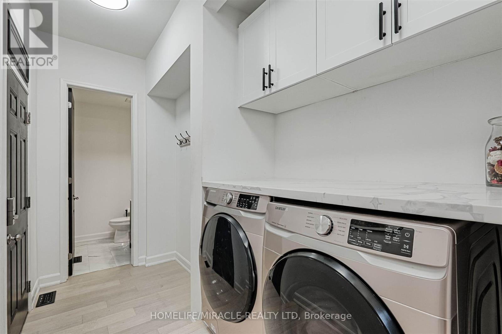 50 CHORUS CRESCENT - 26