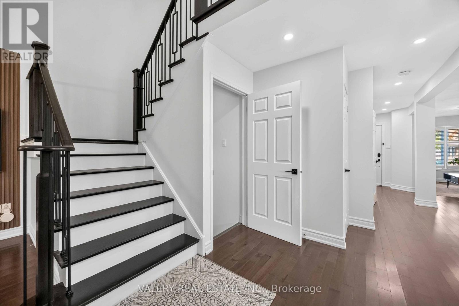 27 LAVENDER PLACE - 21