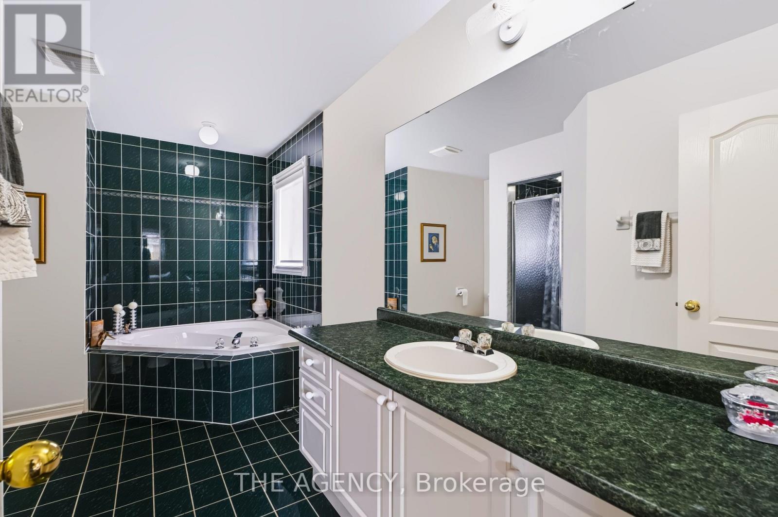 17 SPARTA COURT - 27