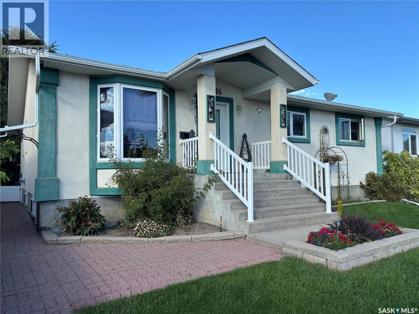 1546 Athabasca STREET W, Moose Jaw — photo 2