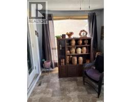 Den - 1546 Athabasca Street W, Moose Jaw, SK S6H7K4 Photo 11