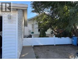 1546 Athabasca Street W, Moose Jaw, SK S6H7K4 Photo 58