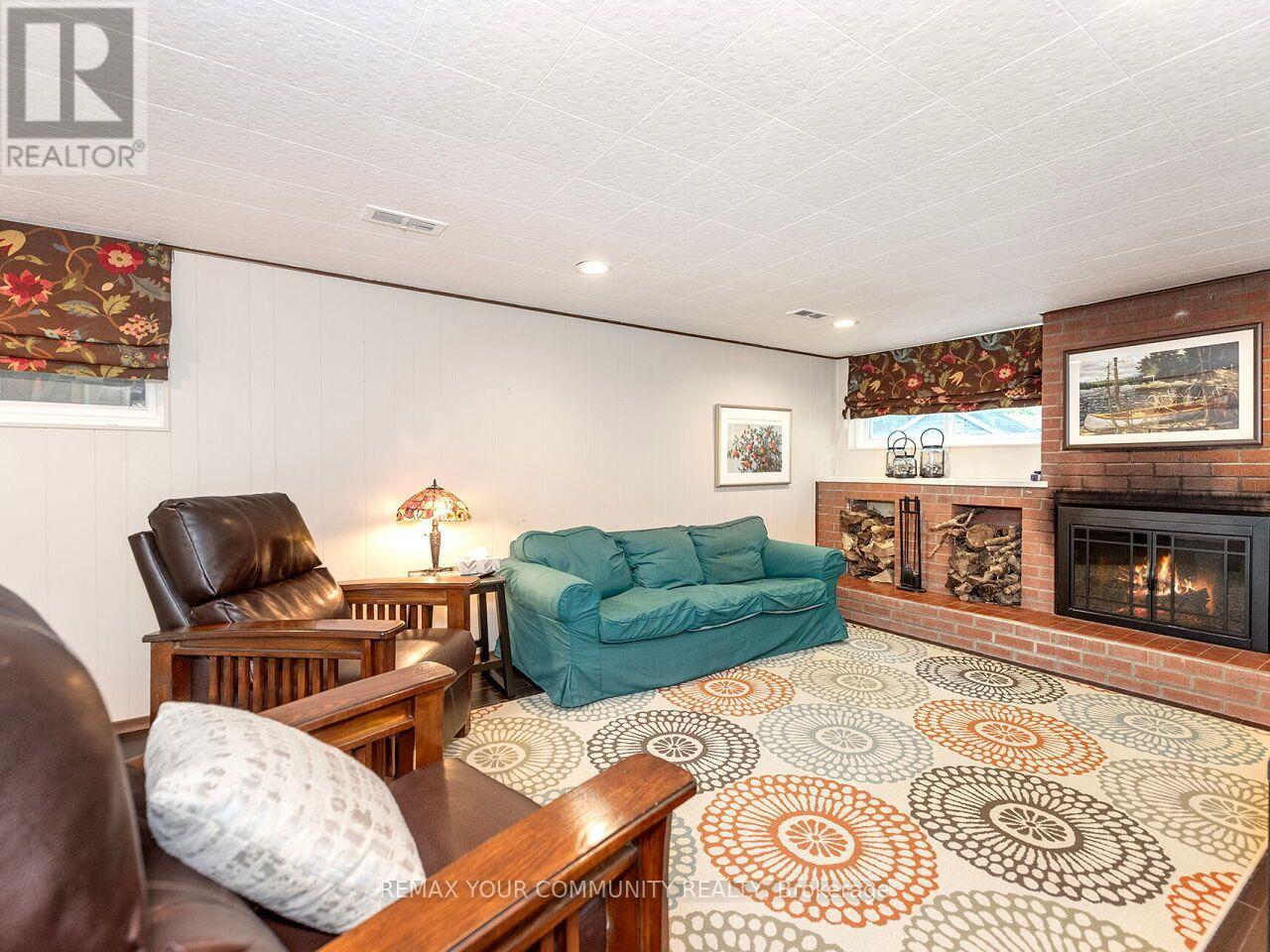 1899 DELANEY DRIVE - 27