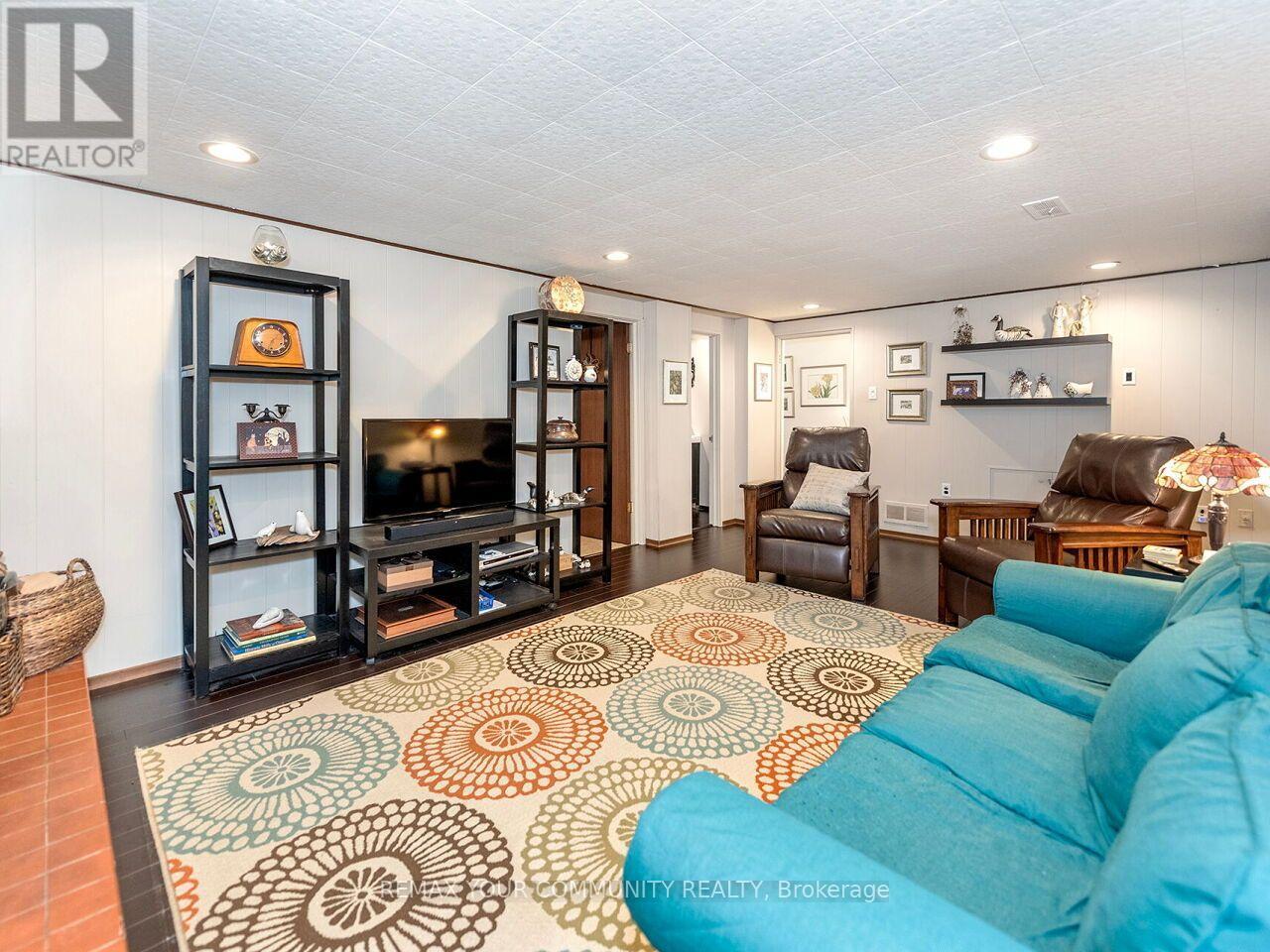 1899 DELANEY DRIVE - 29